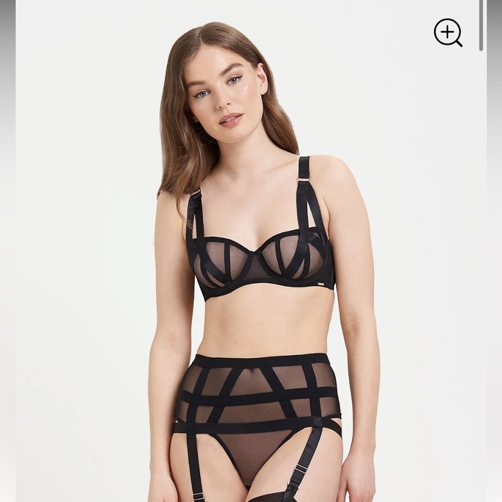 EUC 🖤BLUEBELLA🖤 Karolina XS Karolina Garter Belt Thong and 32B Bra Set